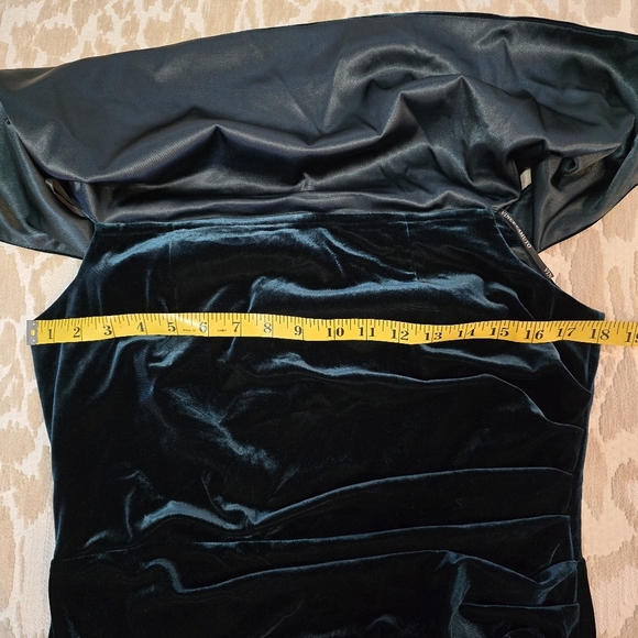 Vince Camuto Off-The-Shoulder Green Velvet Cocktail Holiday Party Dress Size 14 - Picture 7 of 16